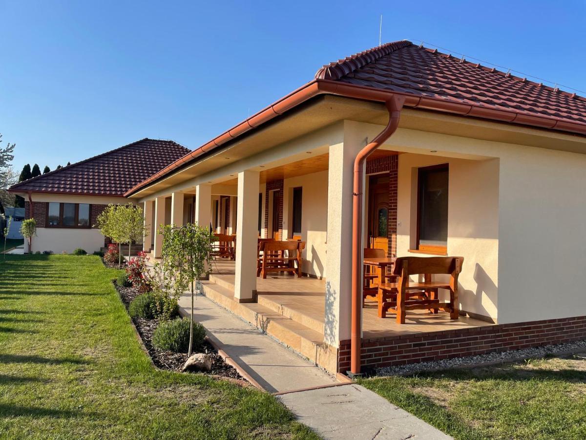 Nero Apartman Veľký Meder Exterior foto